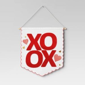 XOXO Wall Hanging Threshold